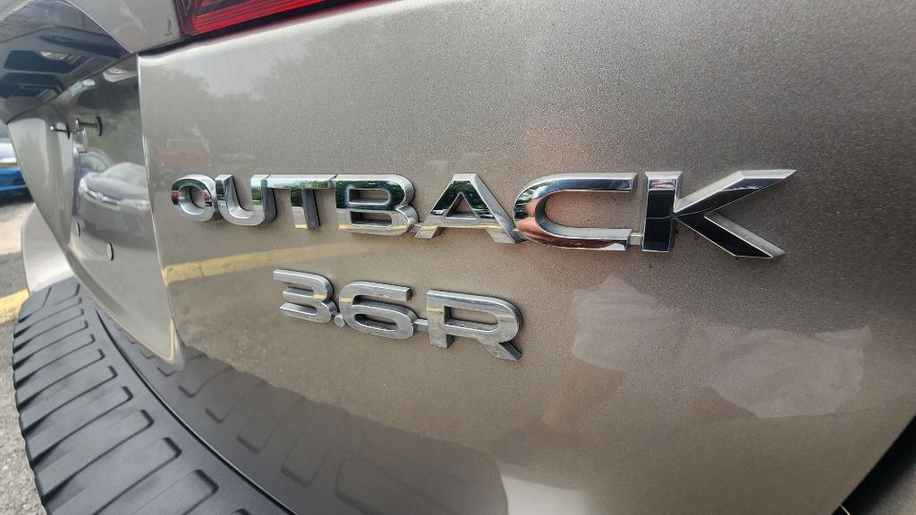 2018 Subaru Outback - $15,990