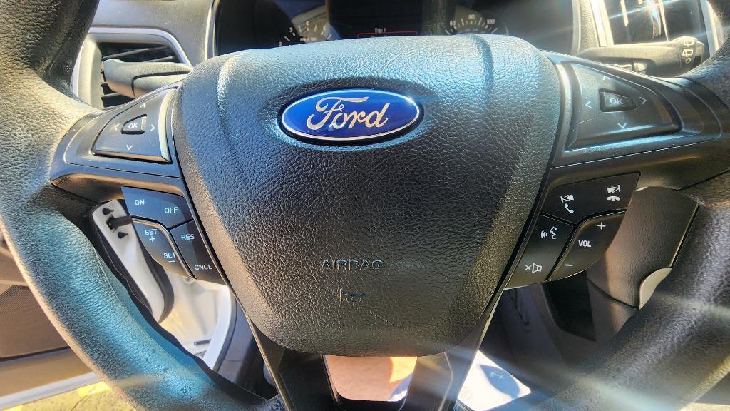 2015 Ford Edge - $9,990
