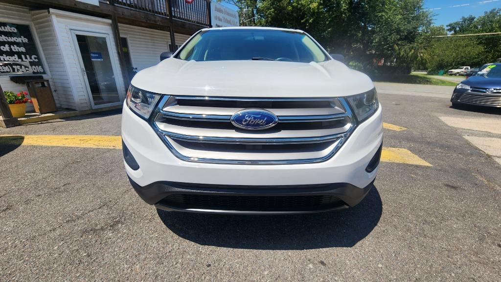 2015 Ford Edge - $9,990