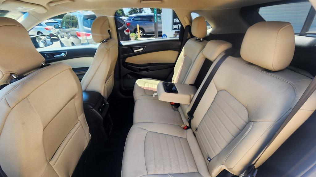2015 Ford Edge - $9,990