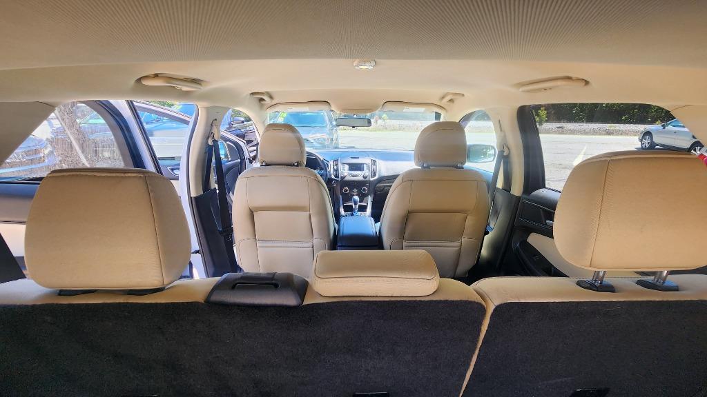 2015 Ford Edge - $9,990