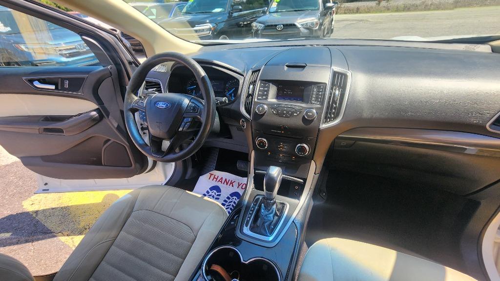 2015 Ford Edge - $9,990
