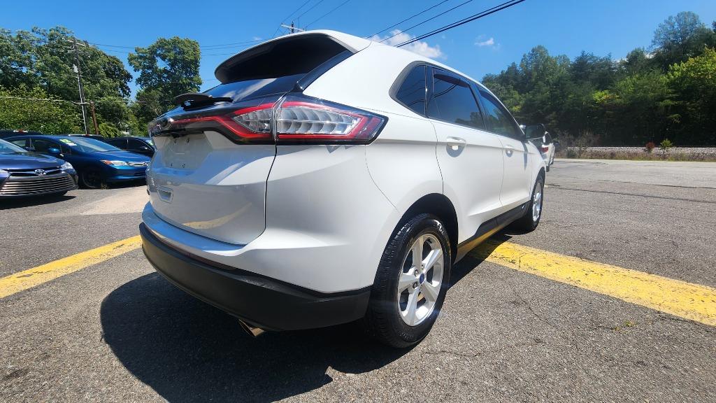2015 Ford Edge - $9,990