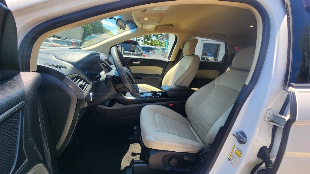 2015 Ford Edge - $9,990