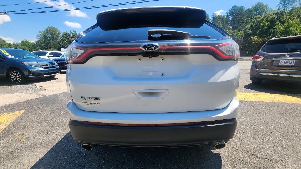 2015 Ford Edge - $9,990