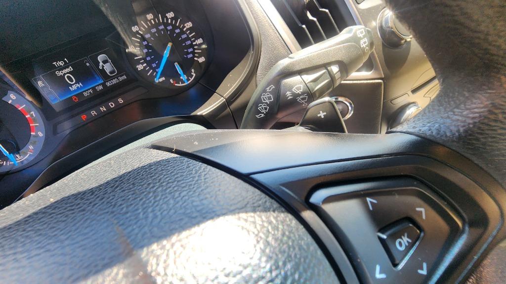 2015 Ford Edge - $9,990