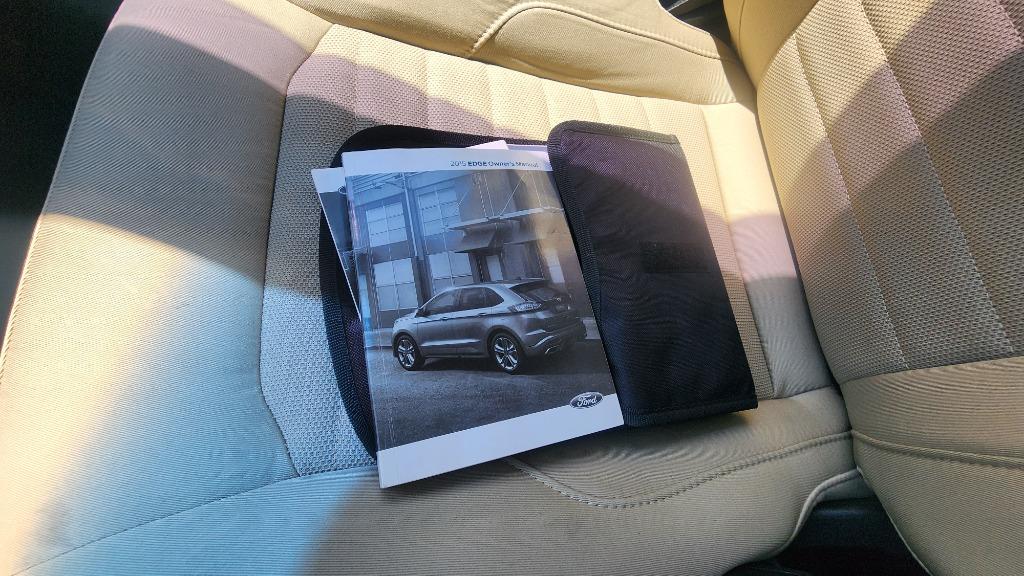2015 Ford Edge - $9,990
