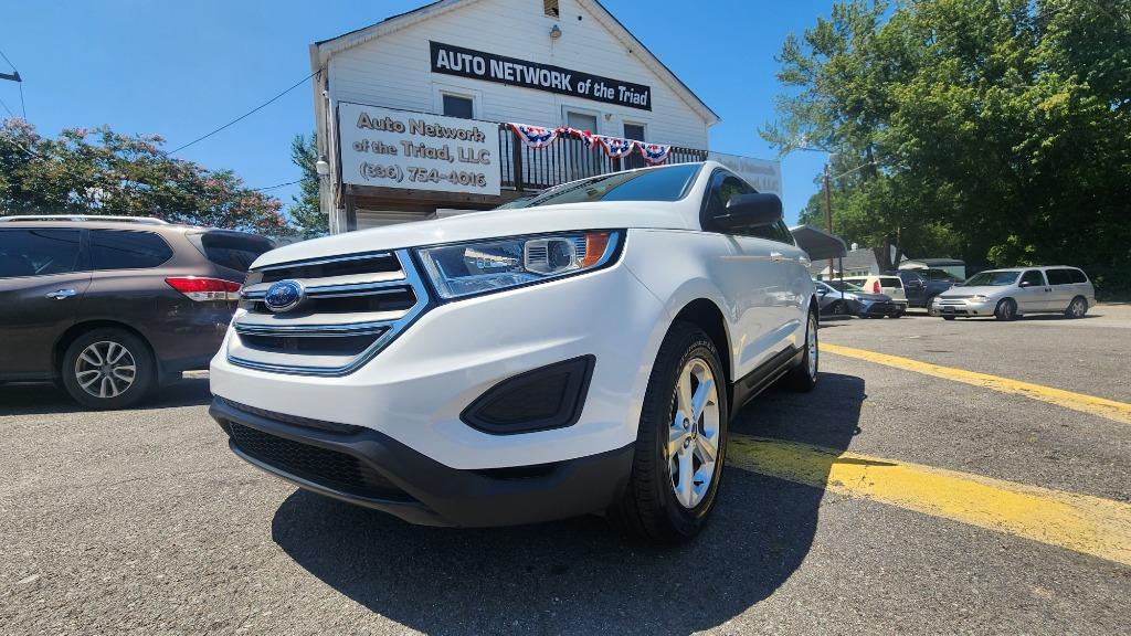 2015 Ford Edge - $9,990