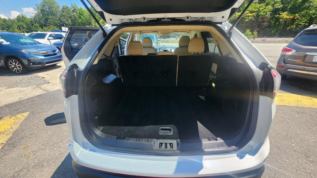 2015 Ford Edge - $9,990