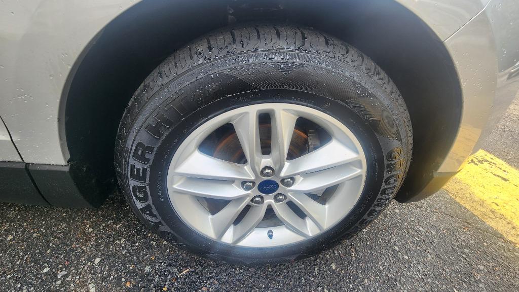 2017 Ford Edge - $8,990