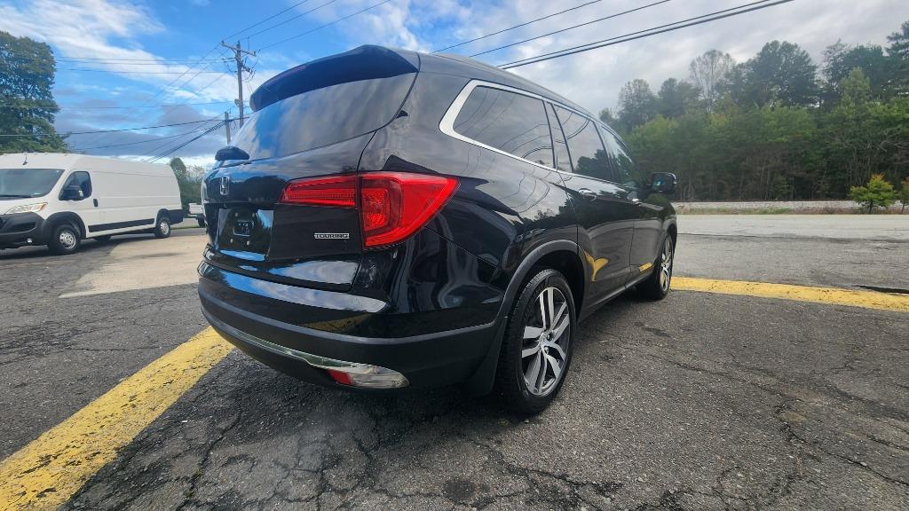 2017 Honda Pilot - $18,490