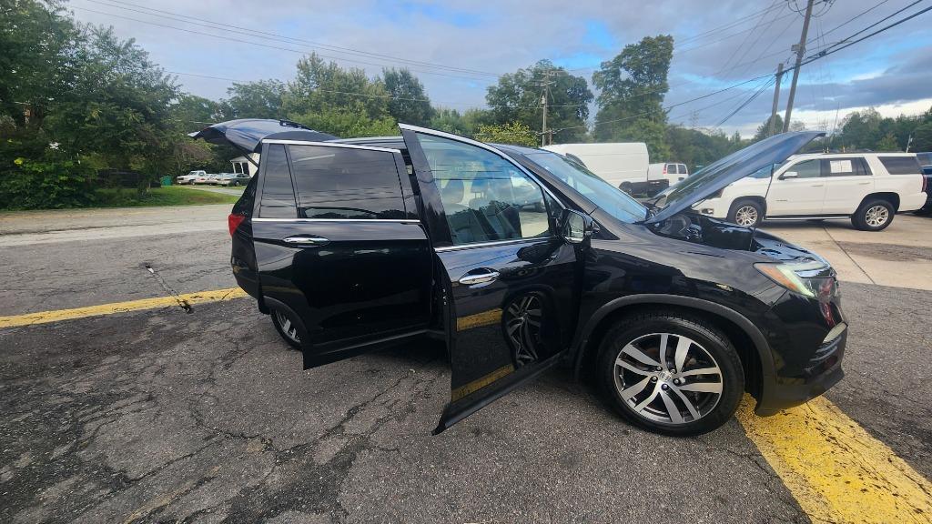 2017 Honda Pilot - $18,490