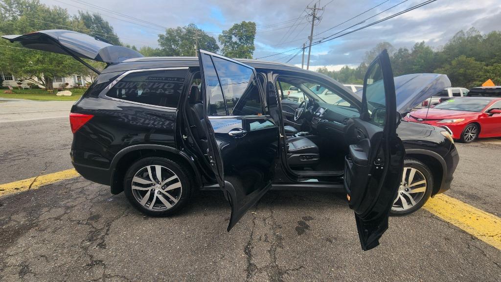 2017 Honda Pilot - $18,490