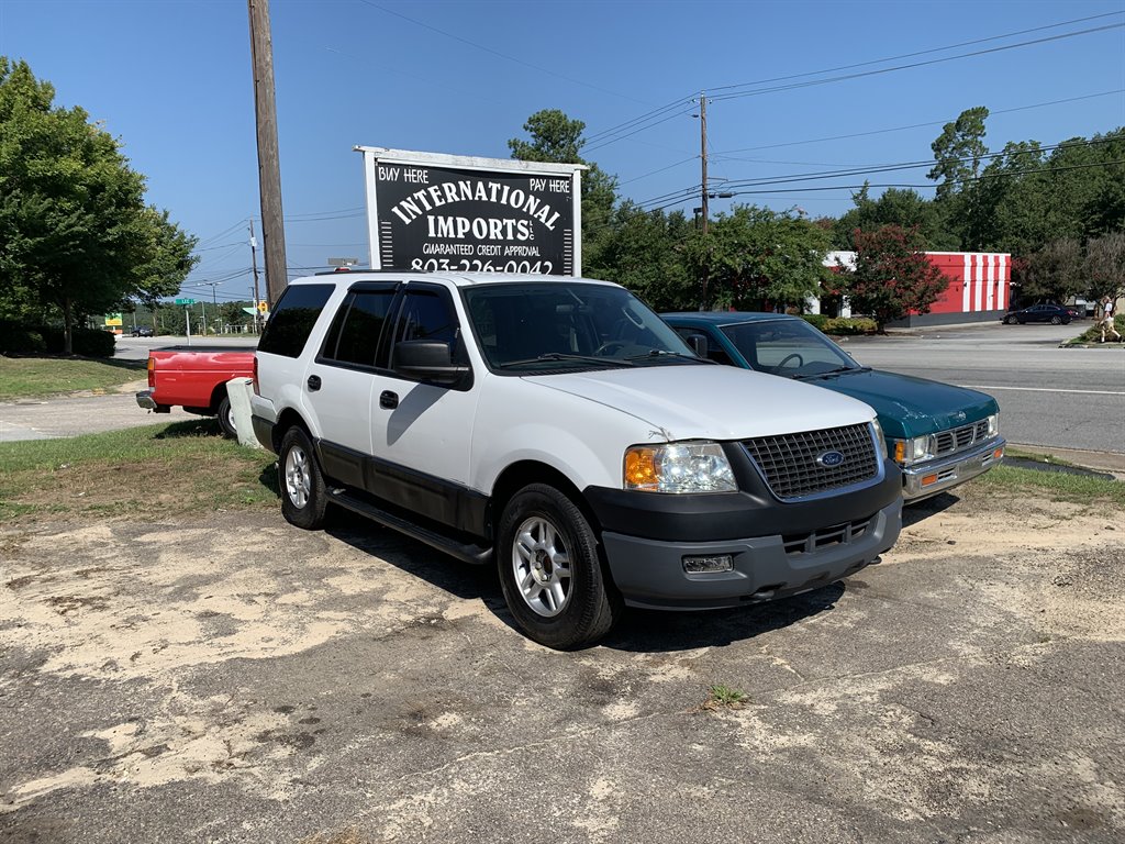 The 2004 Ford Expedition XLT photos