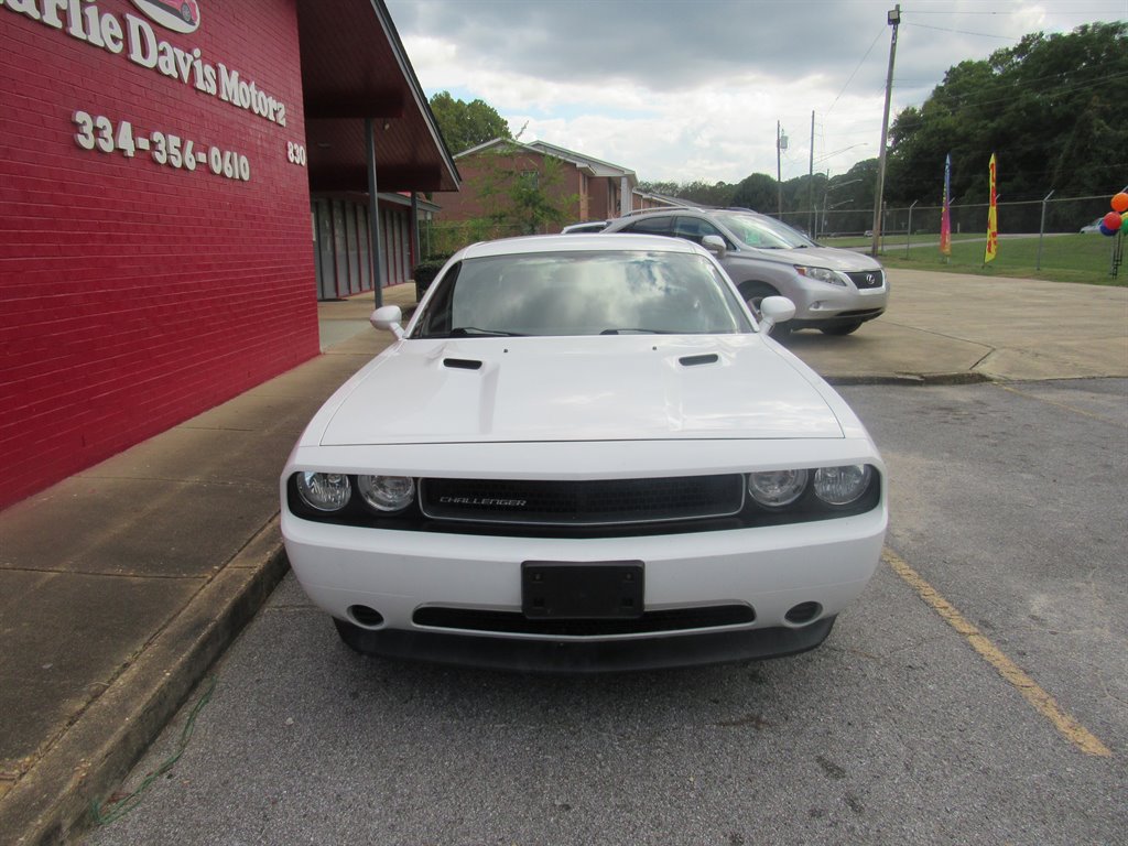 2013 Dodge Challenger SXT photo