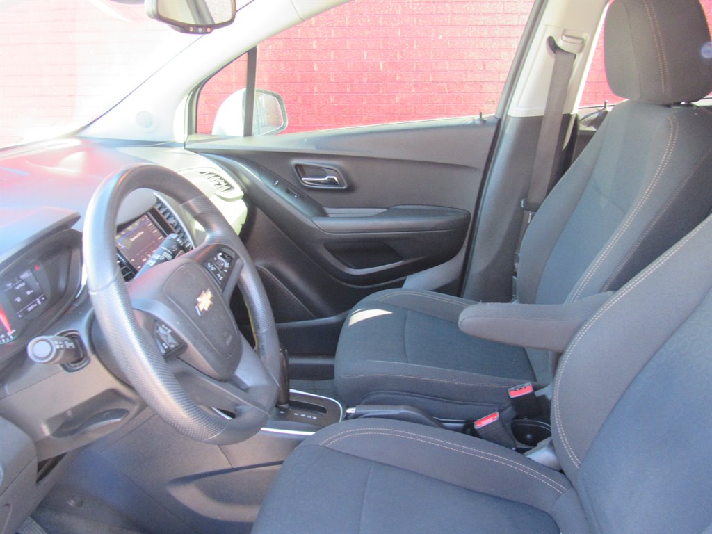2020 Chevrolet Trax LS photo