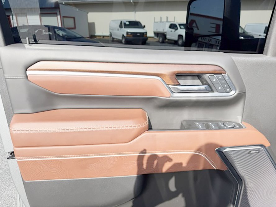 2025 GMC Sierra 2500HD - $98,999