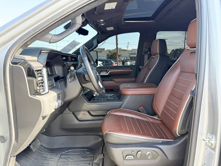 2025 GMC Sierra 2500HD - $98,999