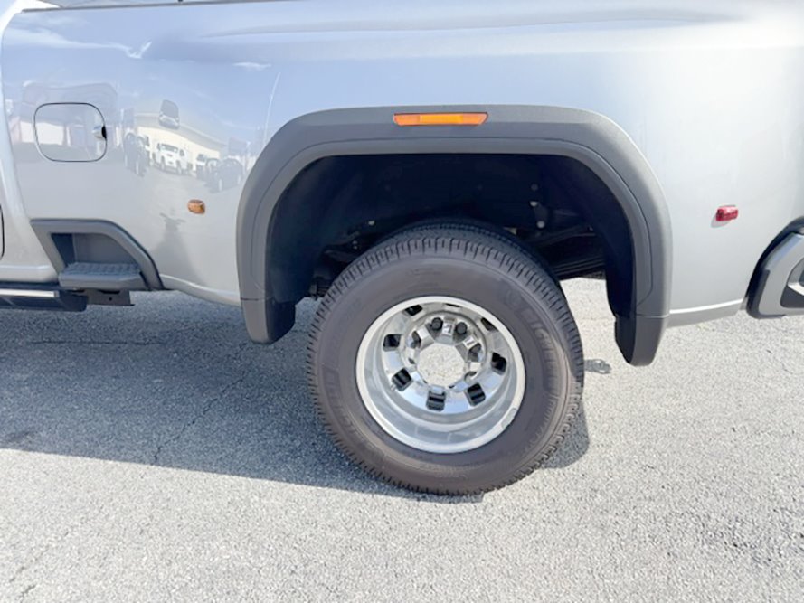 2025 GMC Sierra 2500HD - $98,999