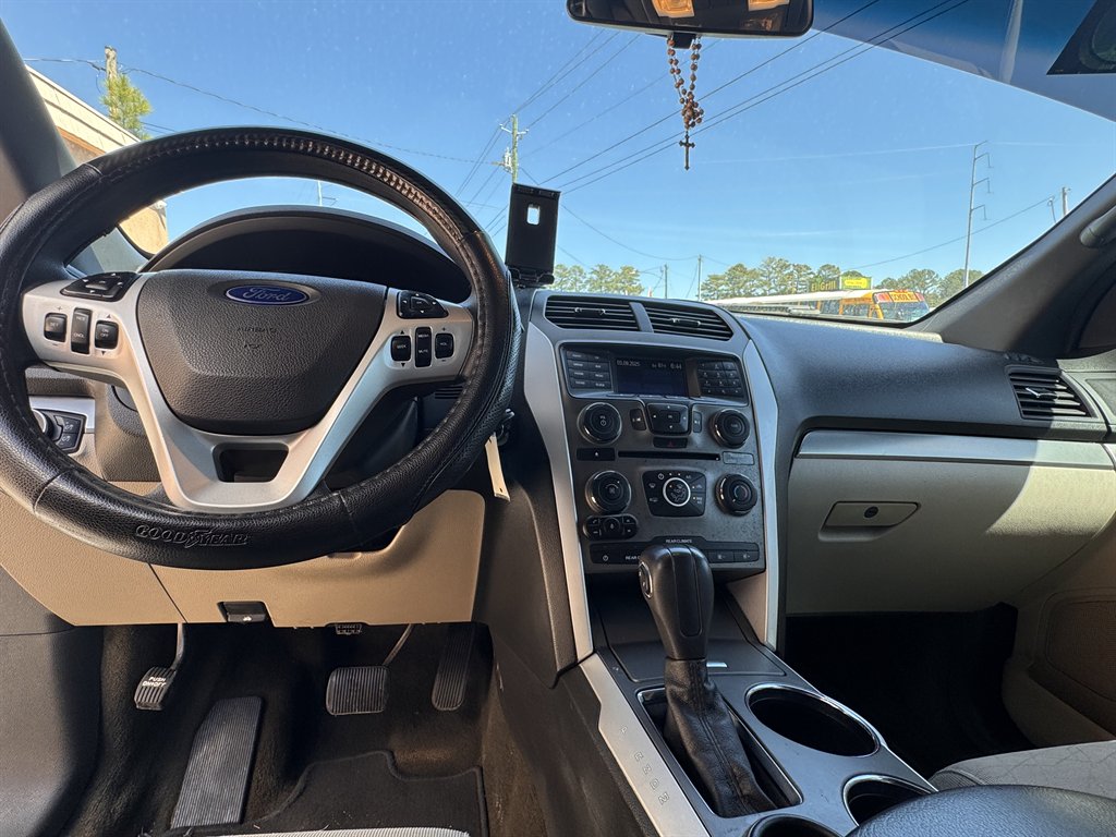 2013 Ford Explorer photo
