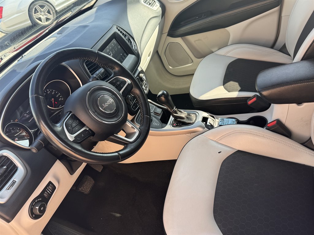 2019 Jeep Compass Latitude photo