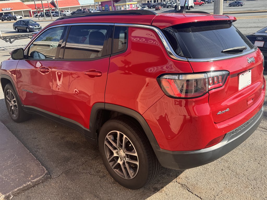 2019 Jeep Compass Latitude photo