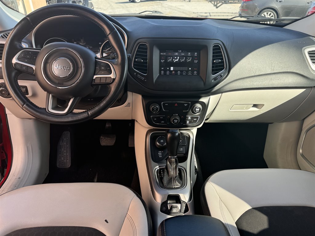2019 Jeep Compass Latitude photo