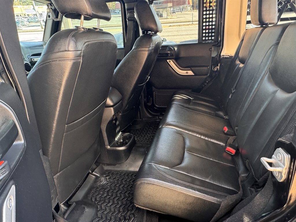 2016 Jeep Wrangler Unlimited Sahara photo