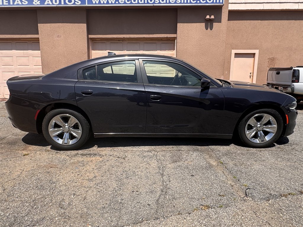 2016 Dodge Charger SXT photo