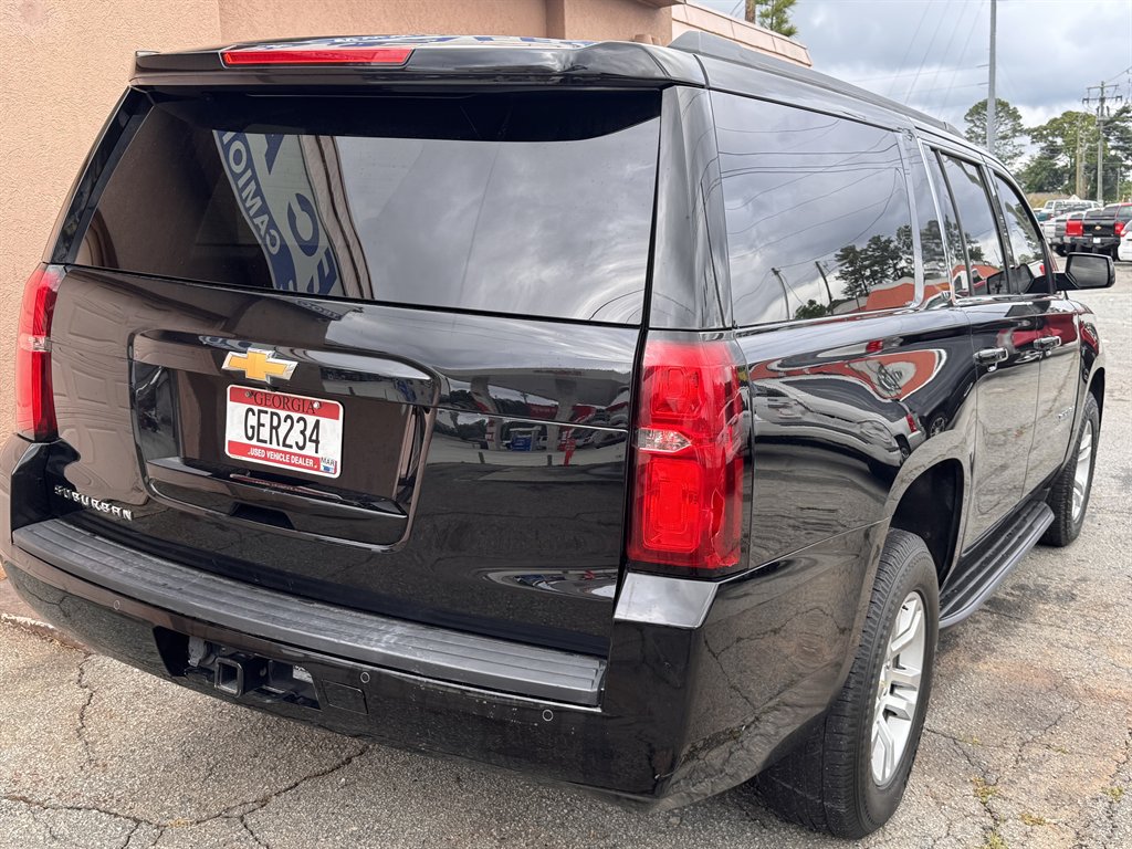 2017 Chevrolet Suburban 1500 LT photo
