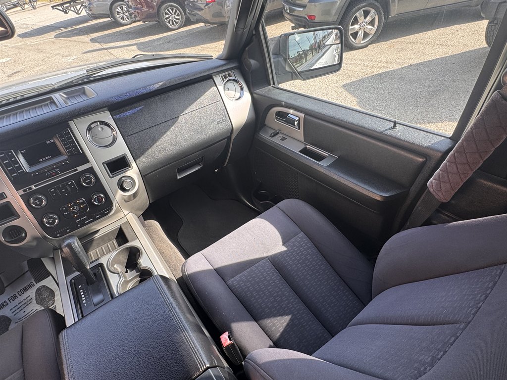 2015 Ford Expedition - $12,900
