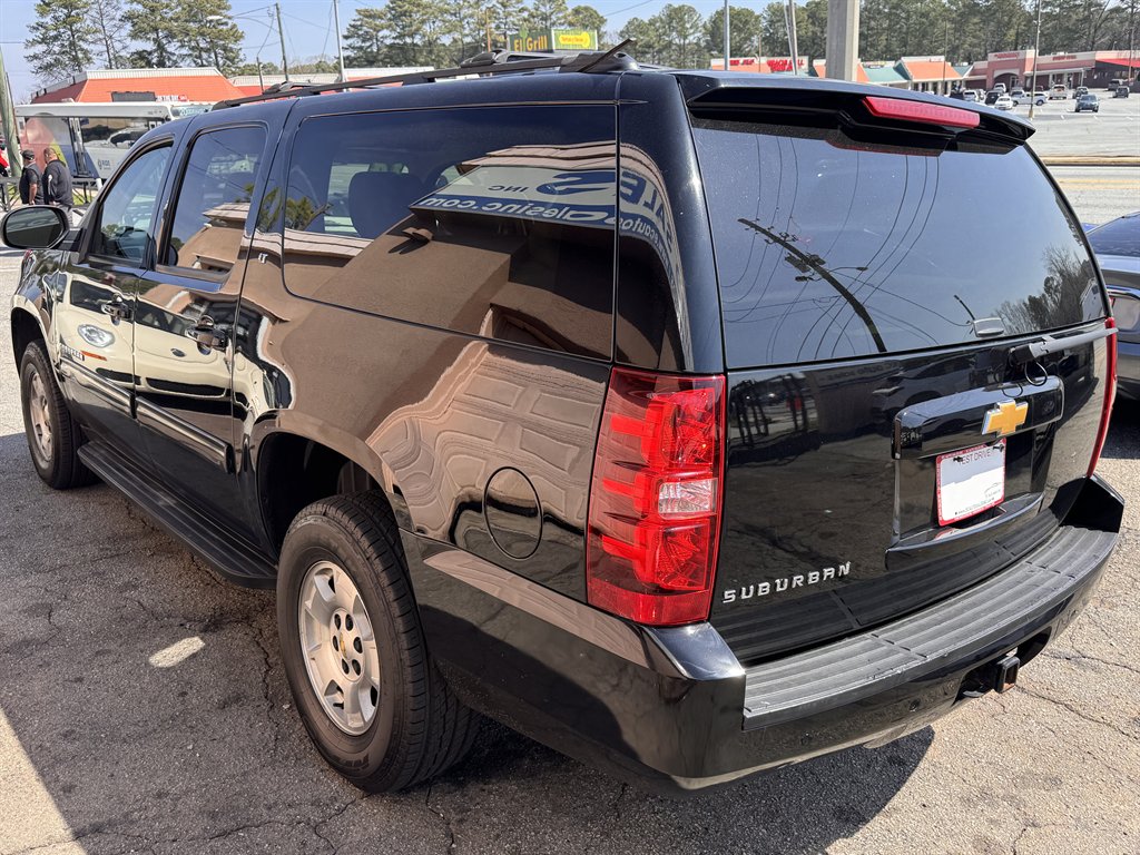 2014 Chevrolet Suburban - $12,900