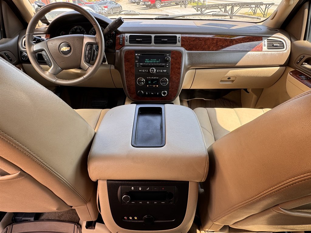 2014 Chevrolet Suburban - $12,900