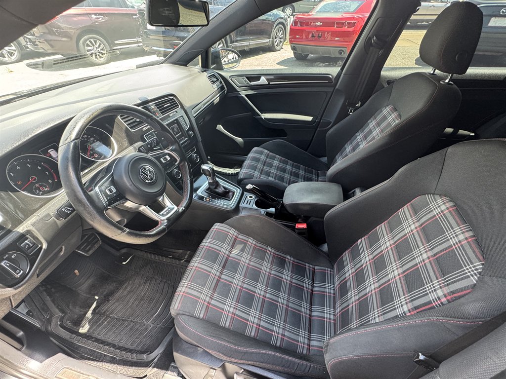 2016 Volkswagen Golf - $10,900