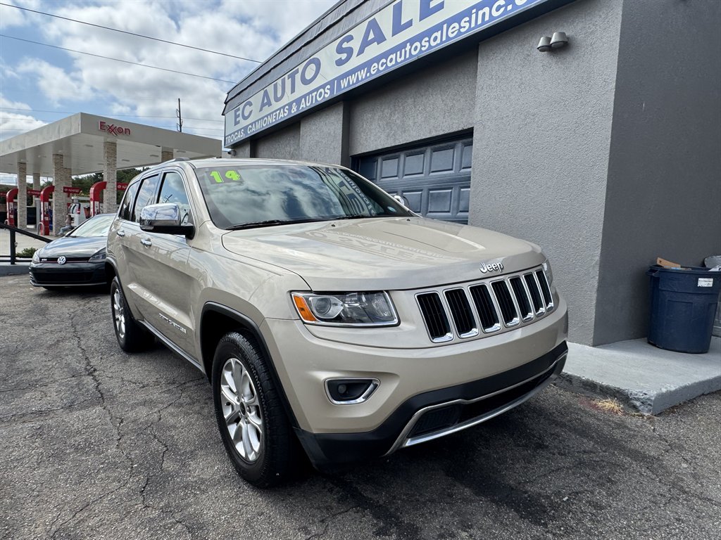 2014 Jeep Cherokee - $10,900