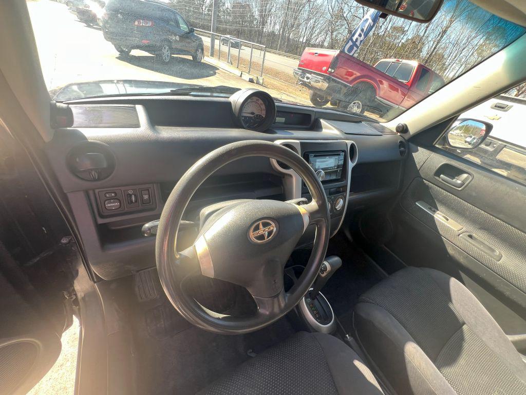 2005 Scion xB photo
