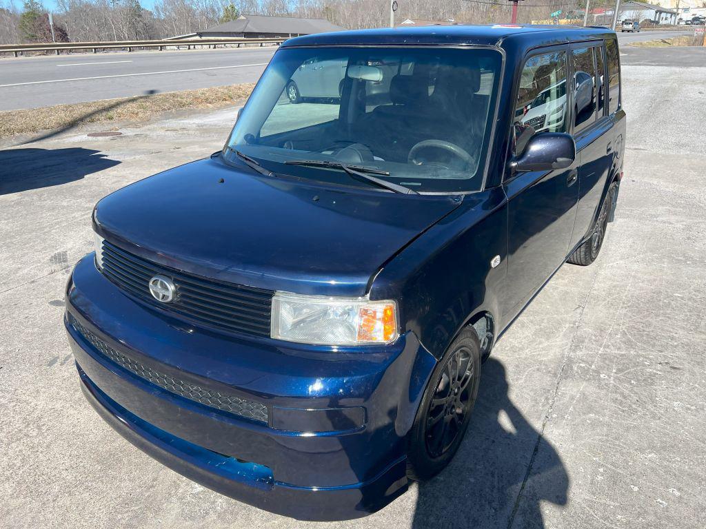 2005 Scion xB photo