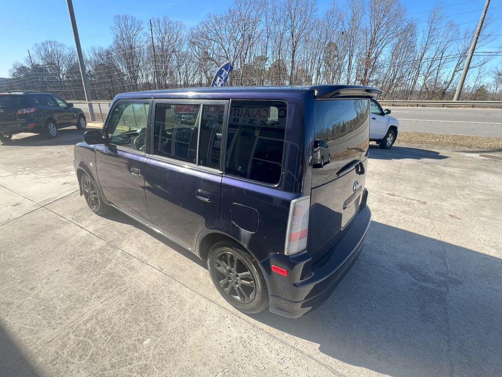 2005 Scion xB photo
