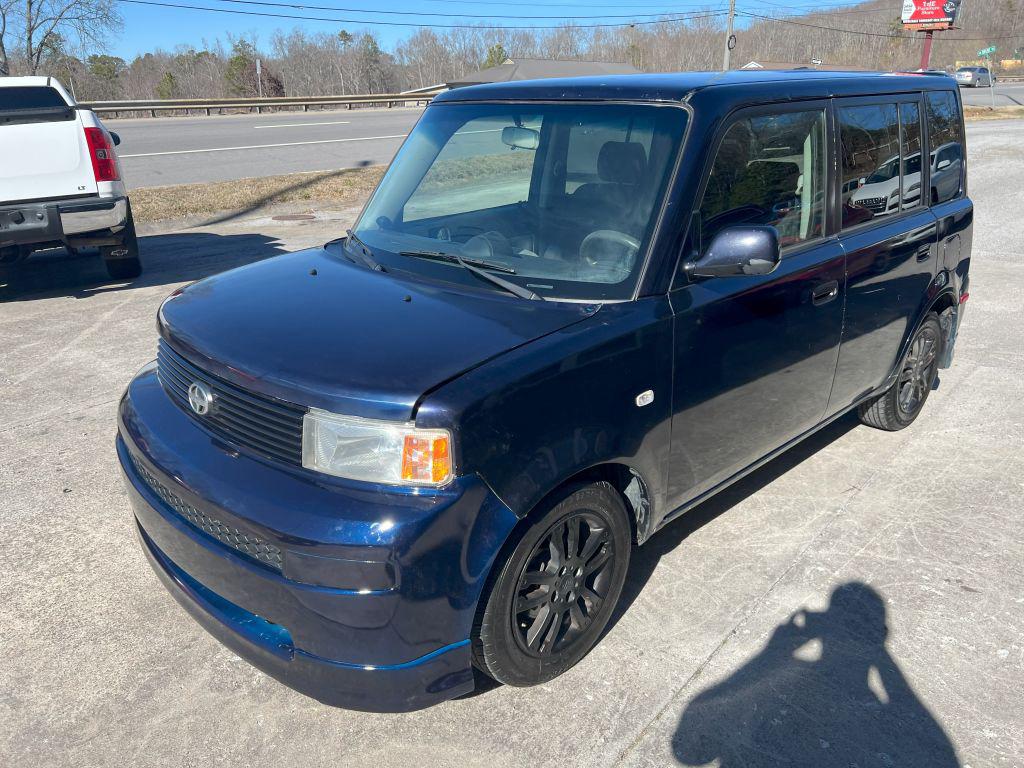 2005 Scion xB photo