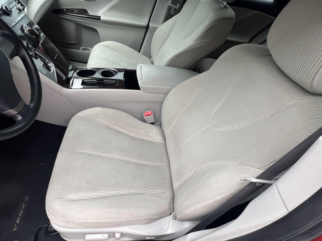 2009 Toyota Venza photo