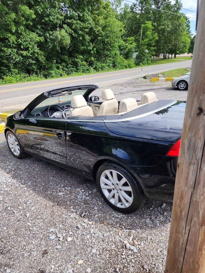 2007 Volkswagen Eos - $7,500
