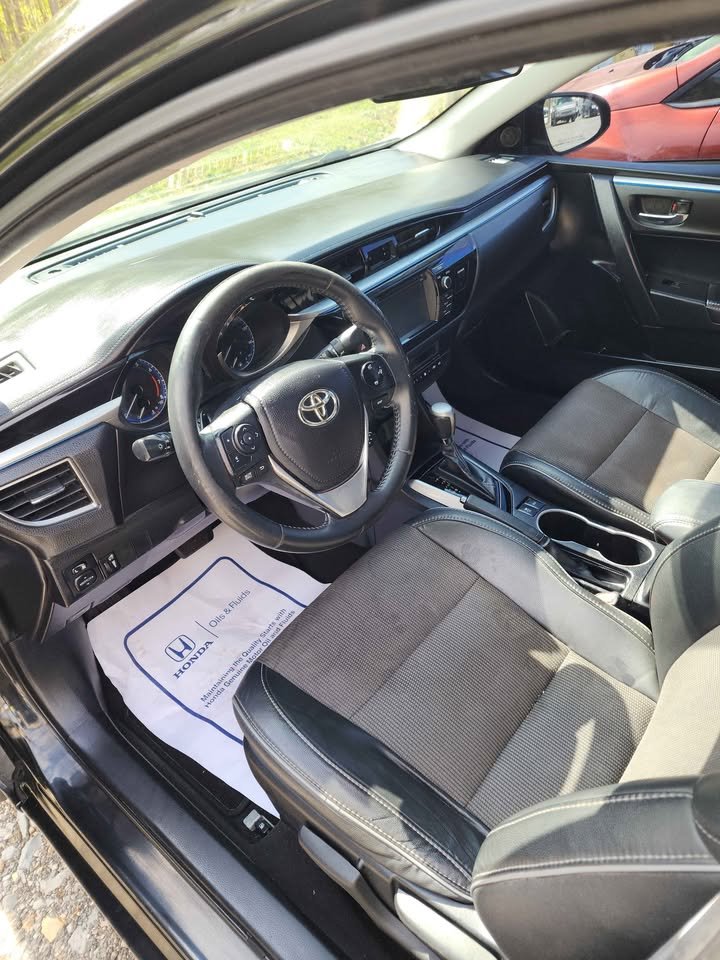 2015 Toyota Corolla - $8,500