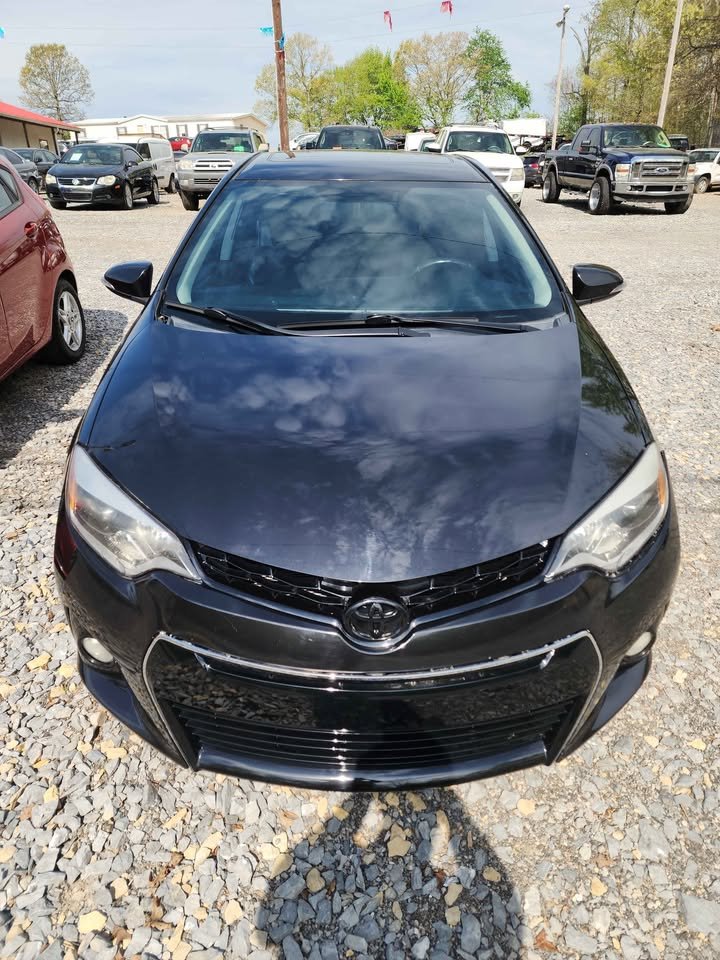2015 Toyota Corolla - $8,500