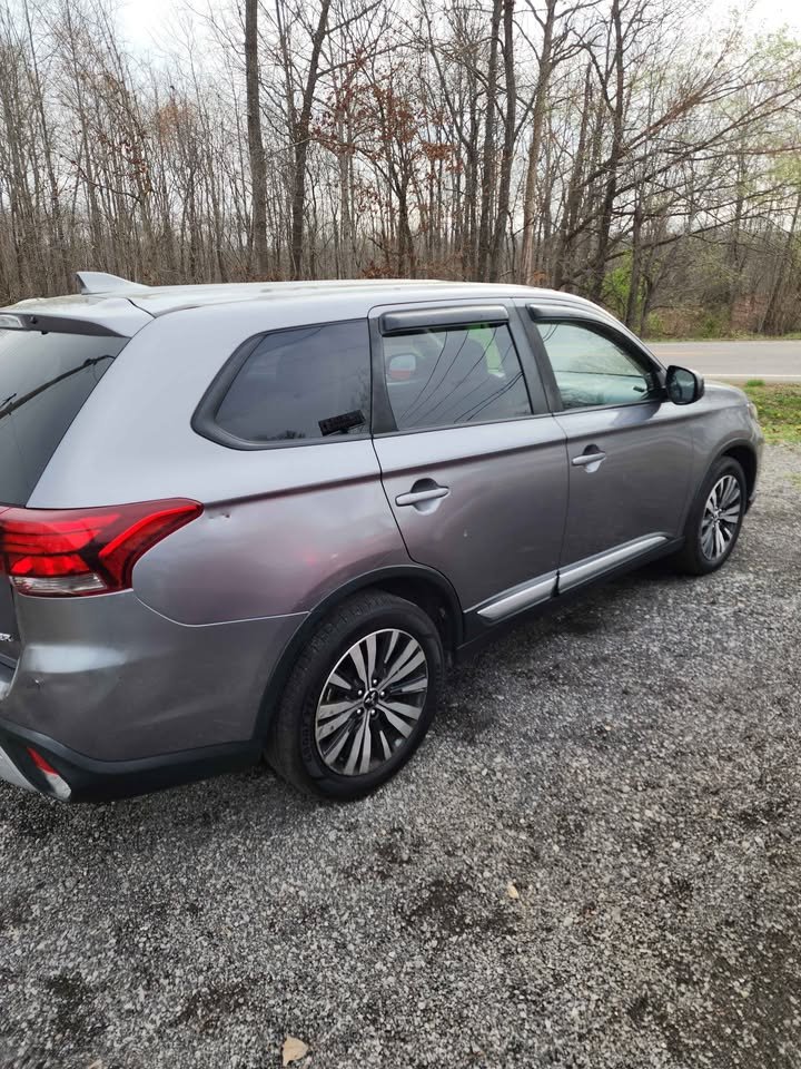 2019 Mitsubishi Outlander - $8,500