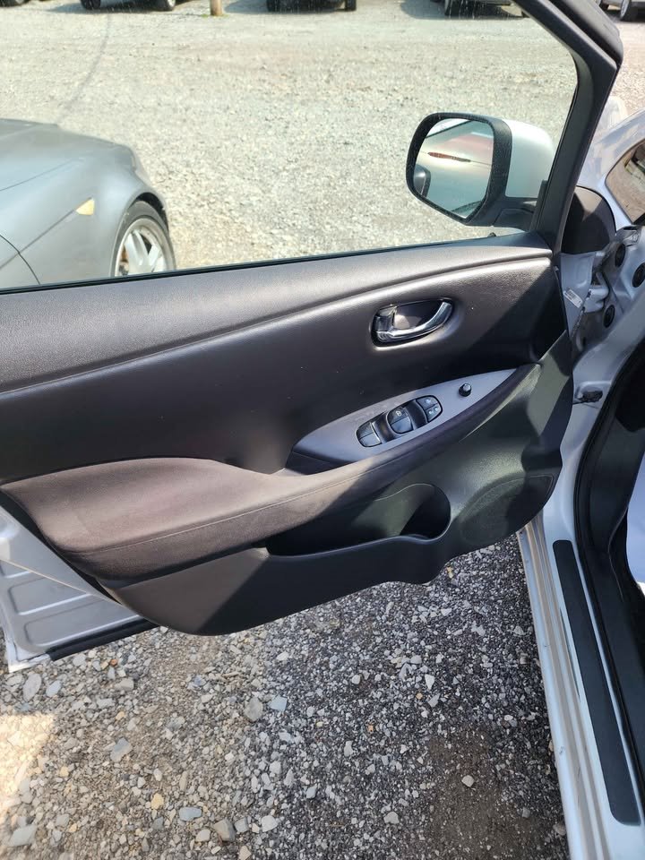 2014 Nissan LEAF - $6,500