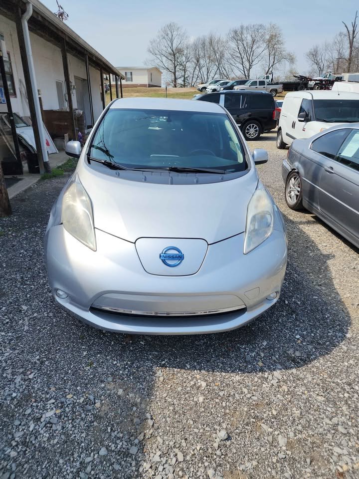2014 Nissan LEAF - $6,500