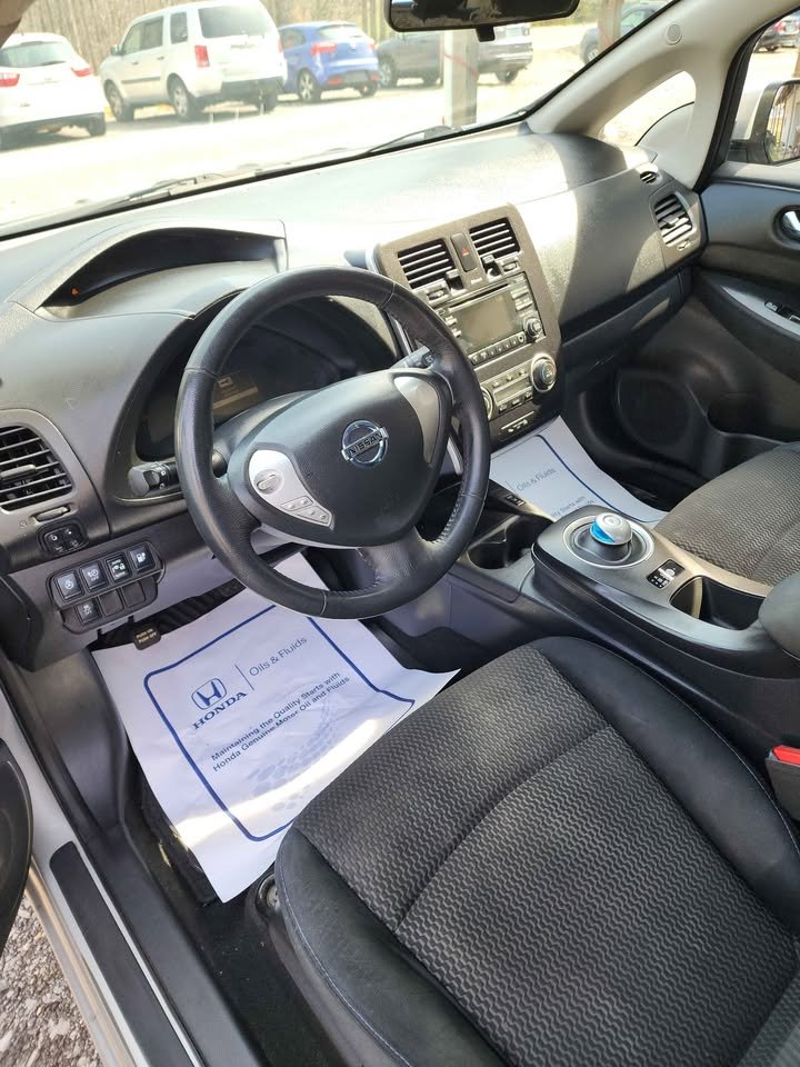 2014 Nissan LEAF - $6,500