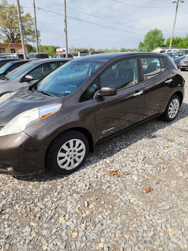 2016 Nissan LEAF - $6,900