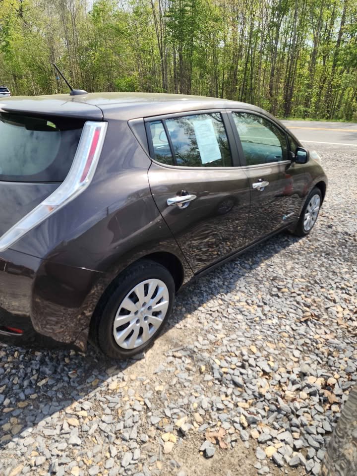 2016 Nissan LEAF - $6,900