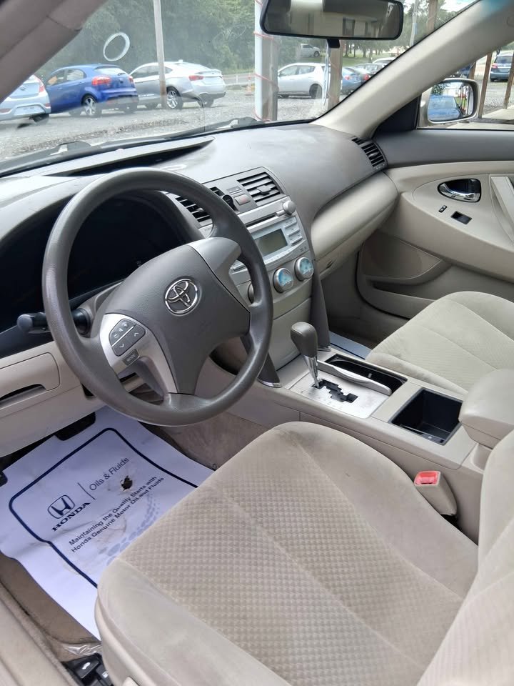 2009 Toyota Camry - $5,900